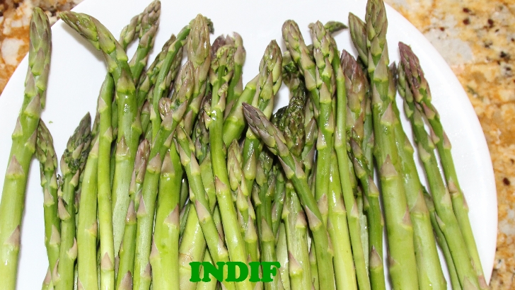 Garlic Fried Asparagus